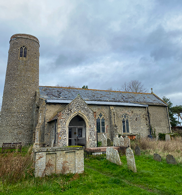 Thwaite round tower church